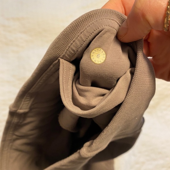 Lululemon inner glow - Picture 4 of 7